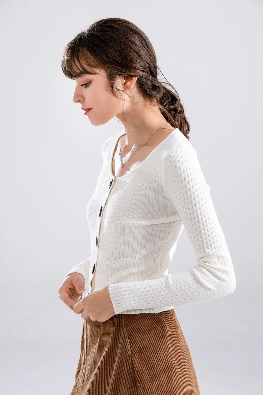 热卖新款时尚高品质勺颈象牙开衫纽扣适合秋季毛衣