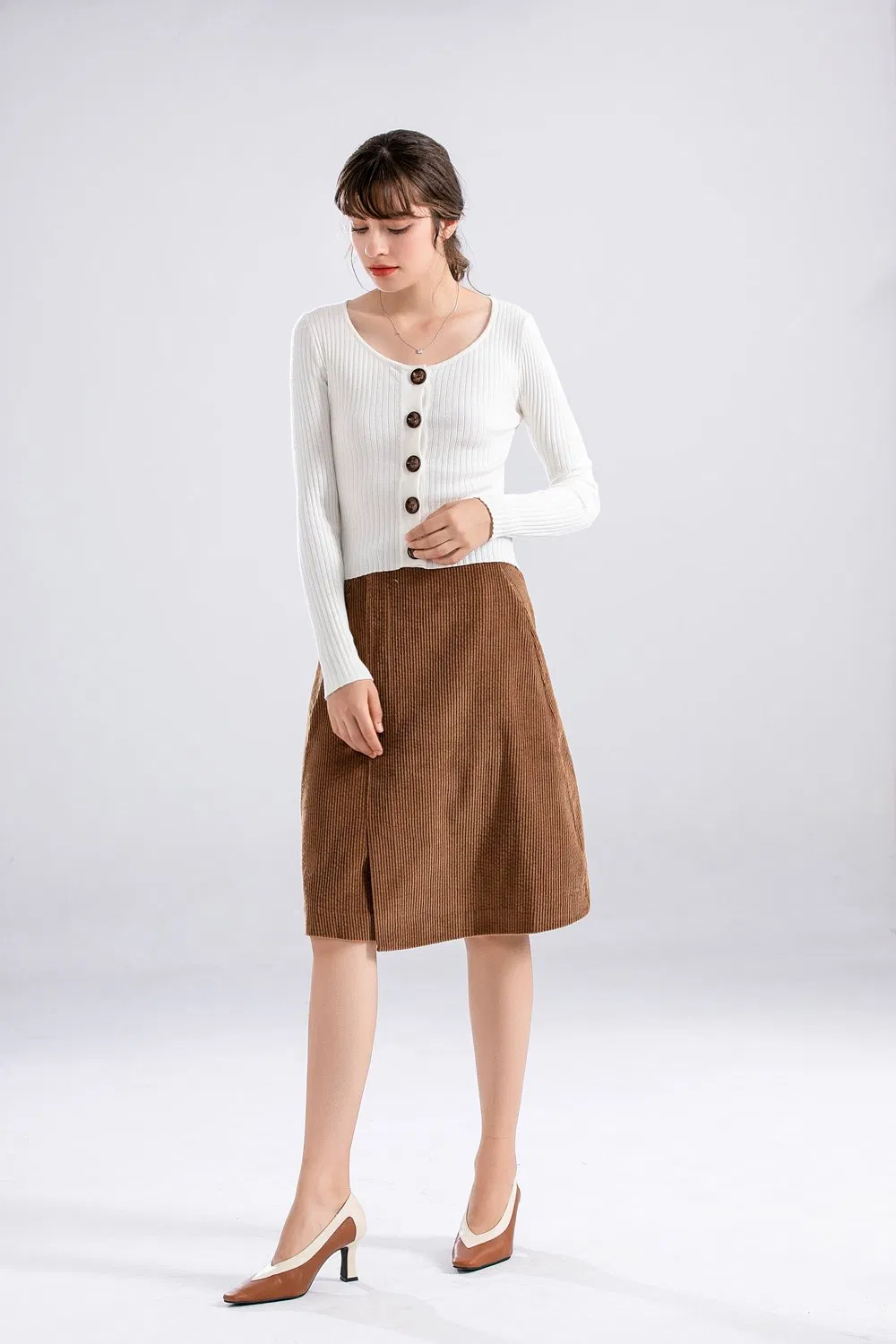 热卖新款时尚高品质勺颈象牙开衫纽扣适合秋季毛衣