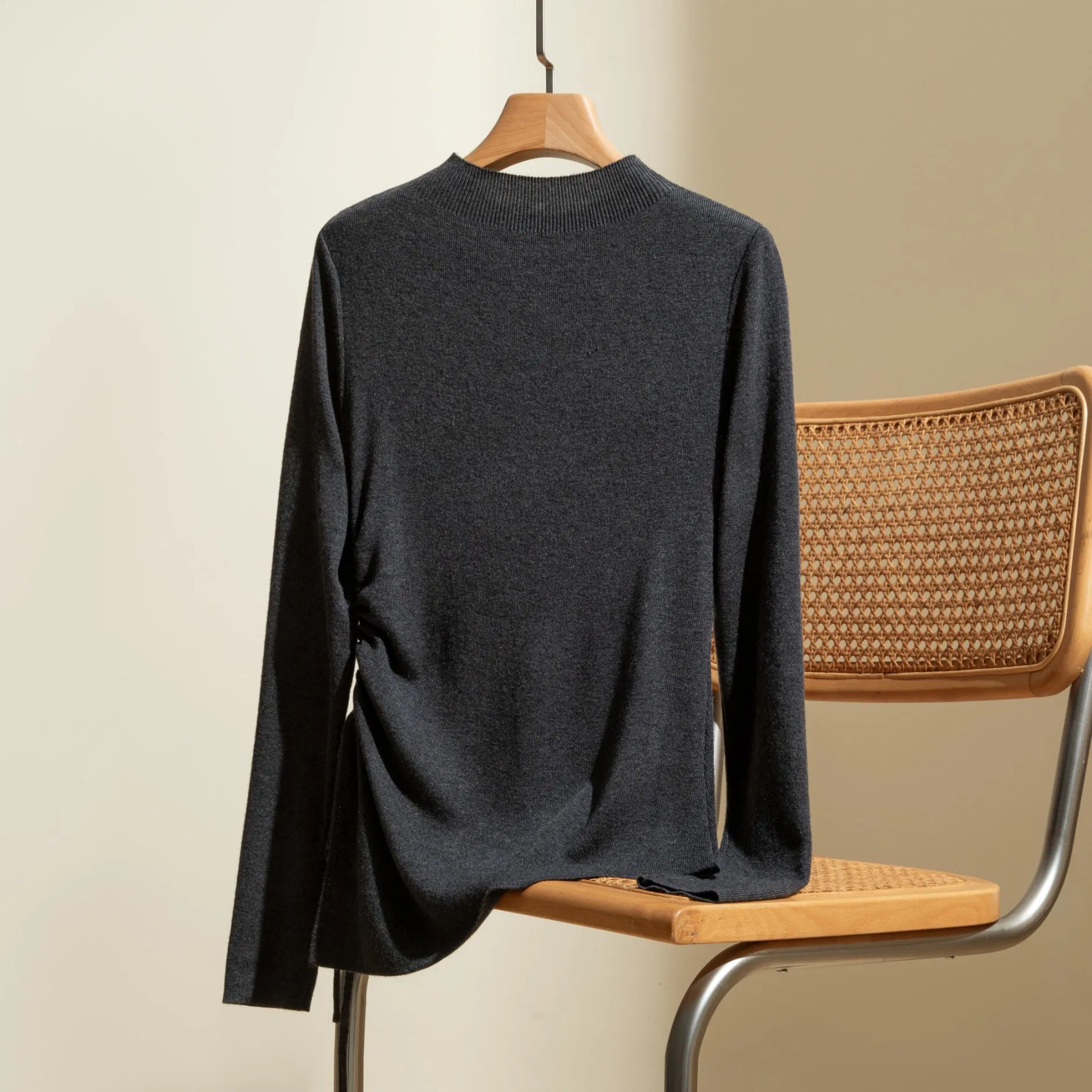 Luxury Women&amp;prime;S Side Drawstring Design100%羊毛套头毛衣