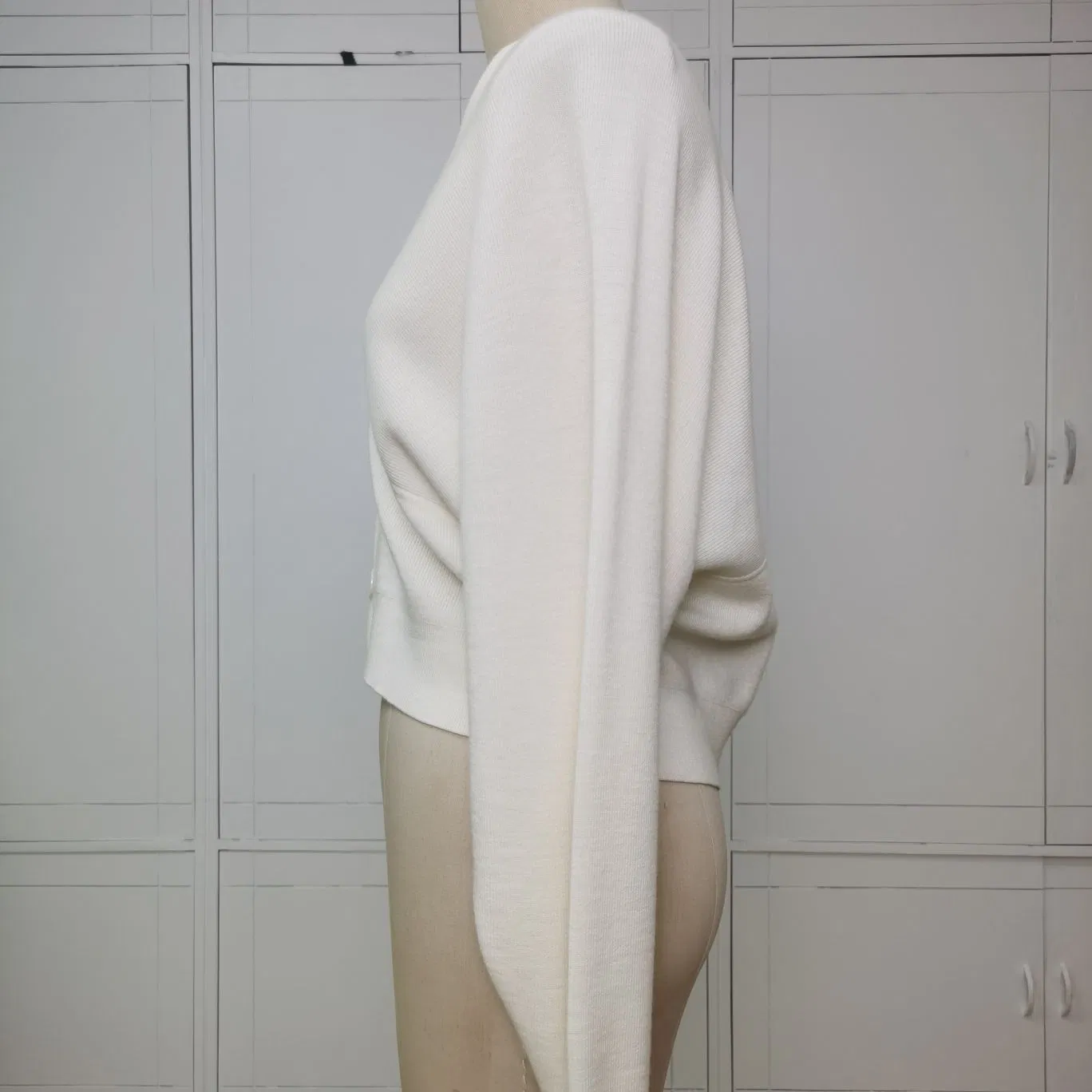 100%羊毛妇女&amp;prime;S定制开衫毛衣高级ODM