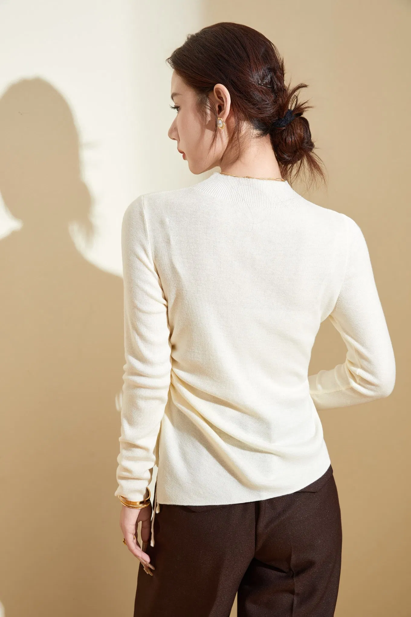 Luxury Women&amp;prime;S Side Drawstring Design100%羊毛套头毛衣