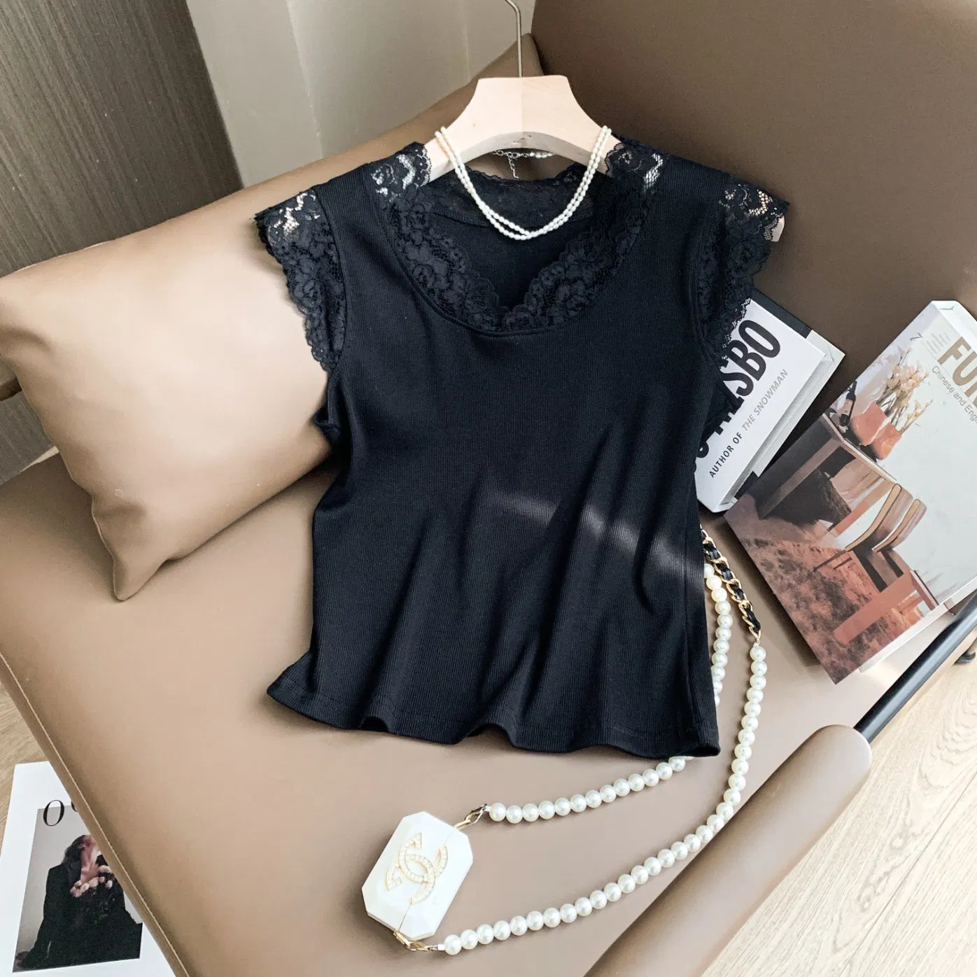 蕾丝无袖针织Cami上衣：女士弹性修身底衬衣