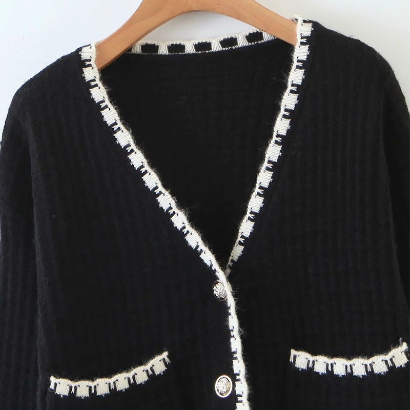 女士白色开衫撞色边缘设计长袖毛衣