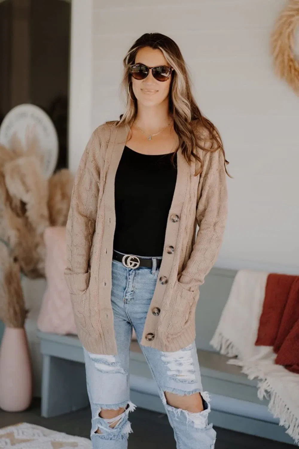 轻巧的秋季冬季休闲毛衣与纽扣开衫