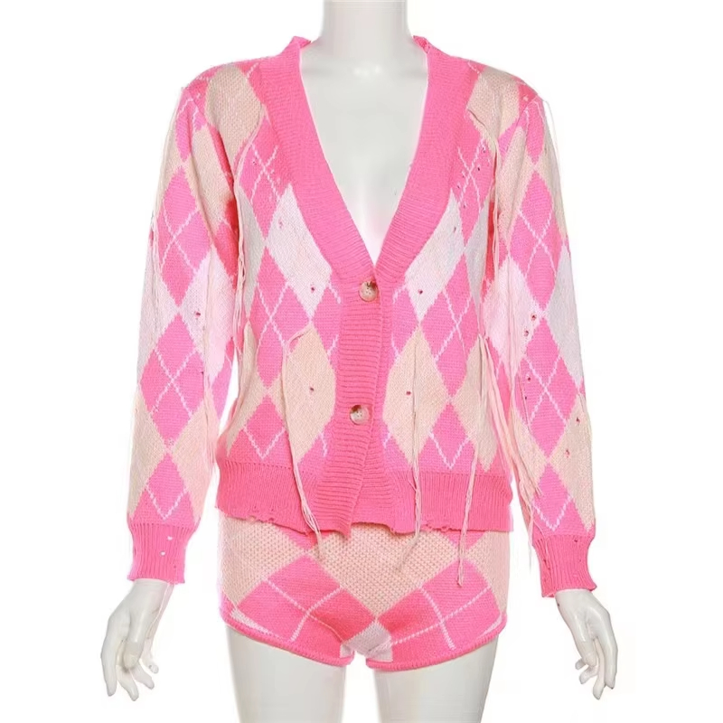 错落有致的保暖纽扣毛衣Miss Lovely Deep V短款两件套