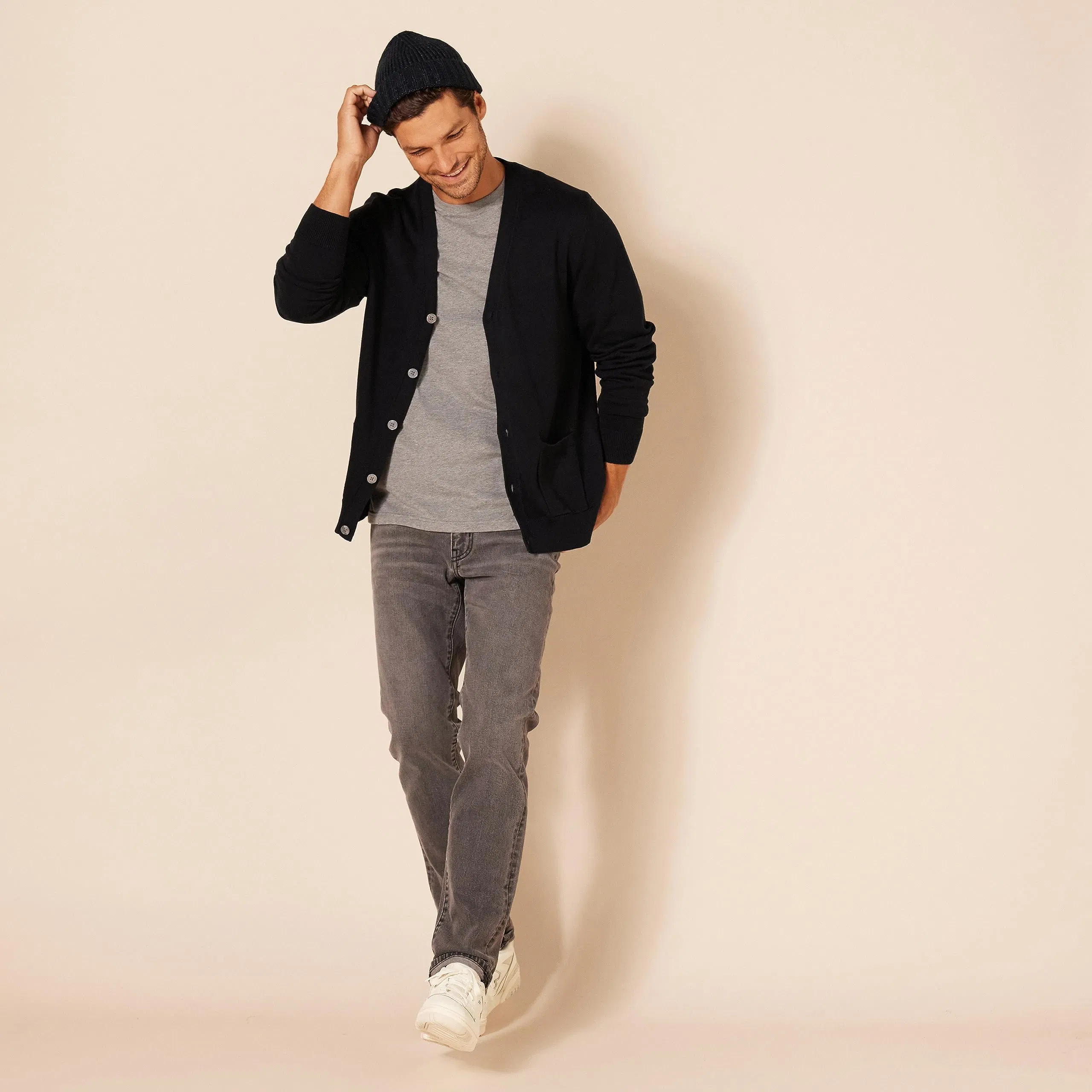服装厂定制男装&功放;总理;S棉开衫毛衣与刺绣标志