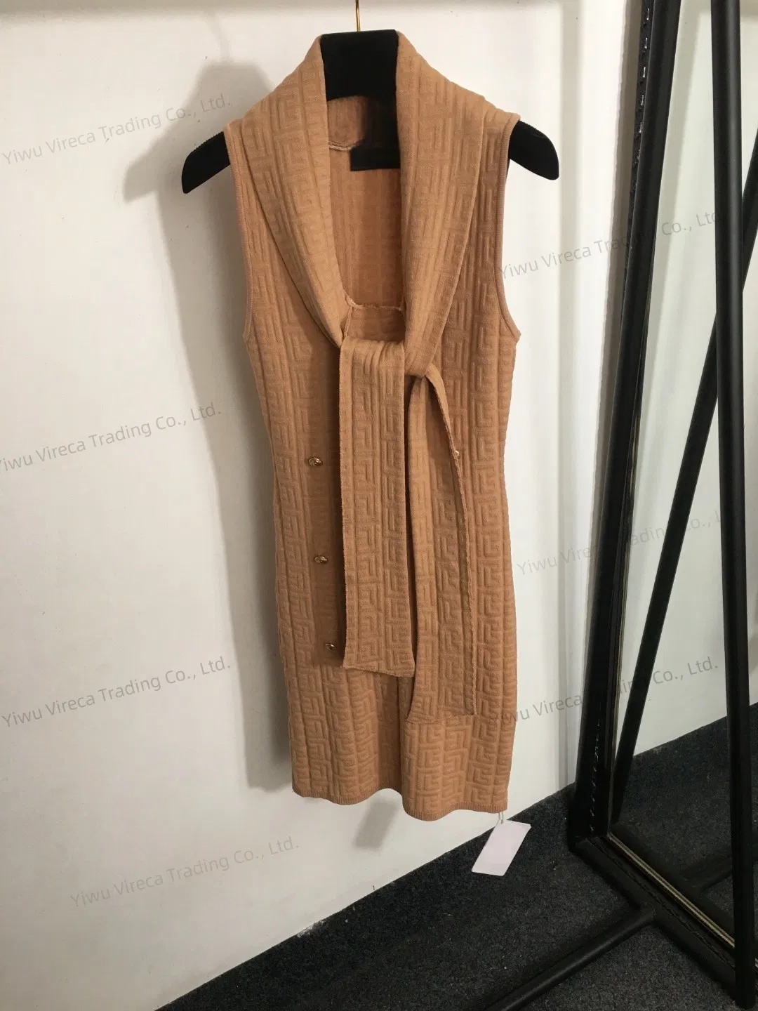 针织刺绣奢侈品设计师批发女性无袖背心毛衣时尚流行外套可爱时尚女性&功放;总理;S毛衣无袖背心现代服装