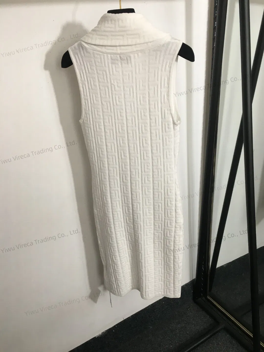 针织刺绣奢侈品设计师批发女性无袖背心毛衣时尚流行外套可爱时尚女性&功放;总理;S毛衣无袖背心现代服装