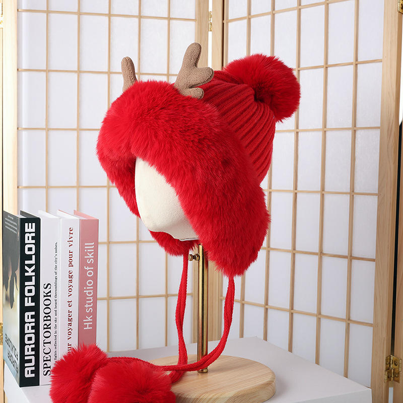 冬季可爱有趣的毛绒针织红色圣诞驯鹿鹿角帽与POM POM