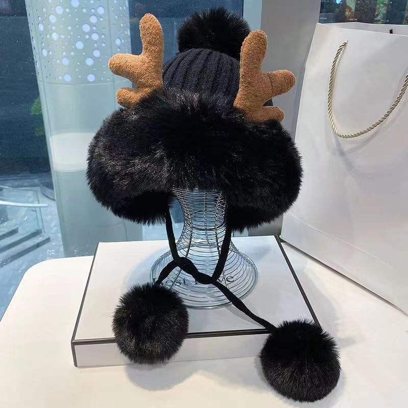 冬季可爱有趣的毛绒针织红色圣诞驯鹿鹿角帽与POM POM
