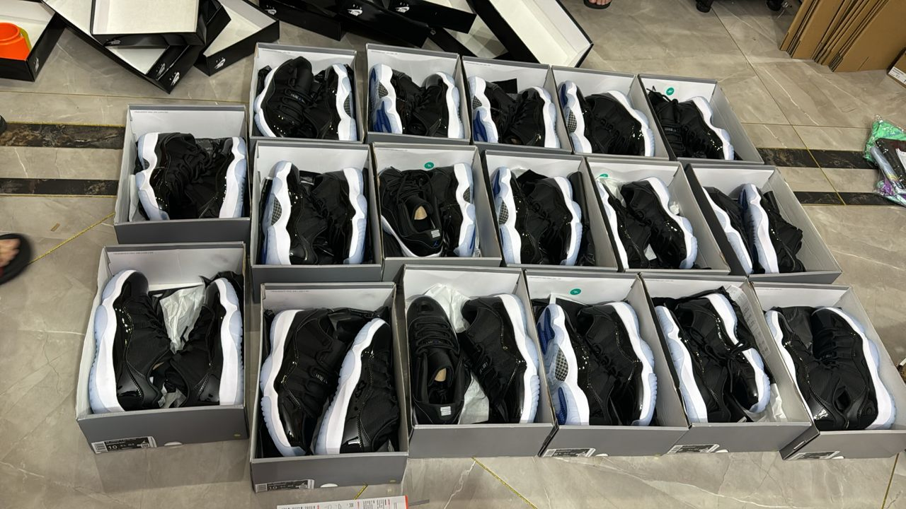 设计师毛衣男装超大批发奢侈品时尚中国工厂